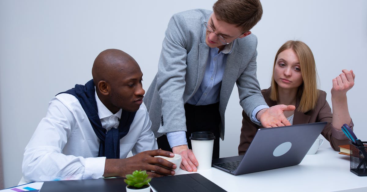 découvrez l'art de planifier vos réunions en ligne efficacement grâce à nos conseils pratiques et outils recommandés. optimisez votre temps et améliorez la collaboration avec des solutions adaptées à vos besoins.