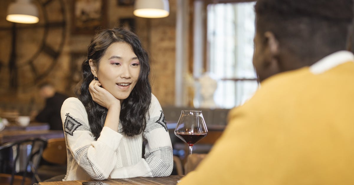 découvrez les erreurs courantes à éviter lors d'un premier rendez-vous. améliorez vos chances de succès avec nos conseils pratiques et boostez la magie de votre rencontre.